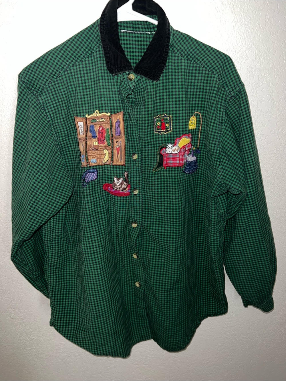Green Embroidered Plaid Button-Down Shirt with Corduroy Collar